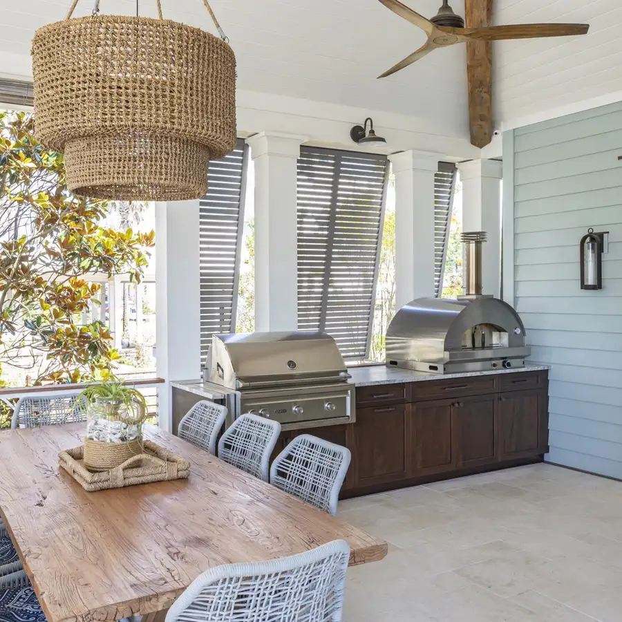 Built-in outdoor pizza oven detail